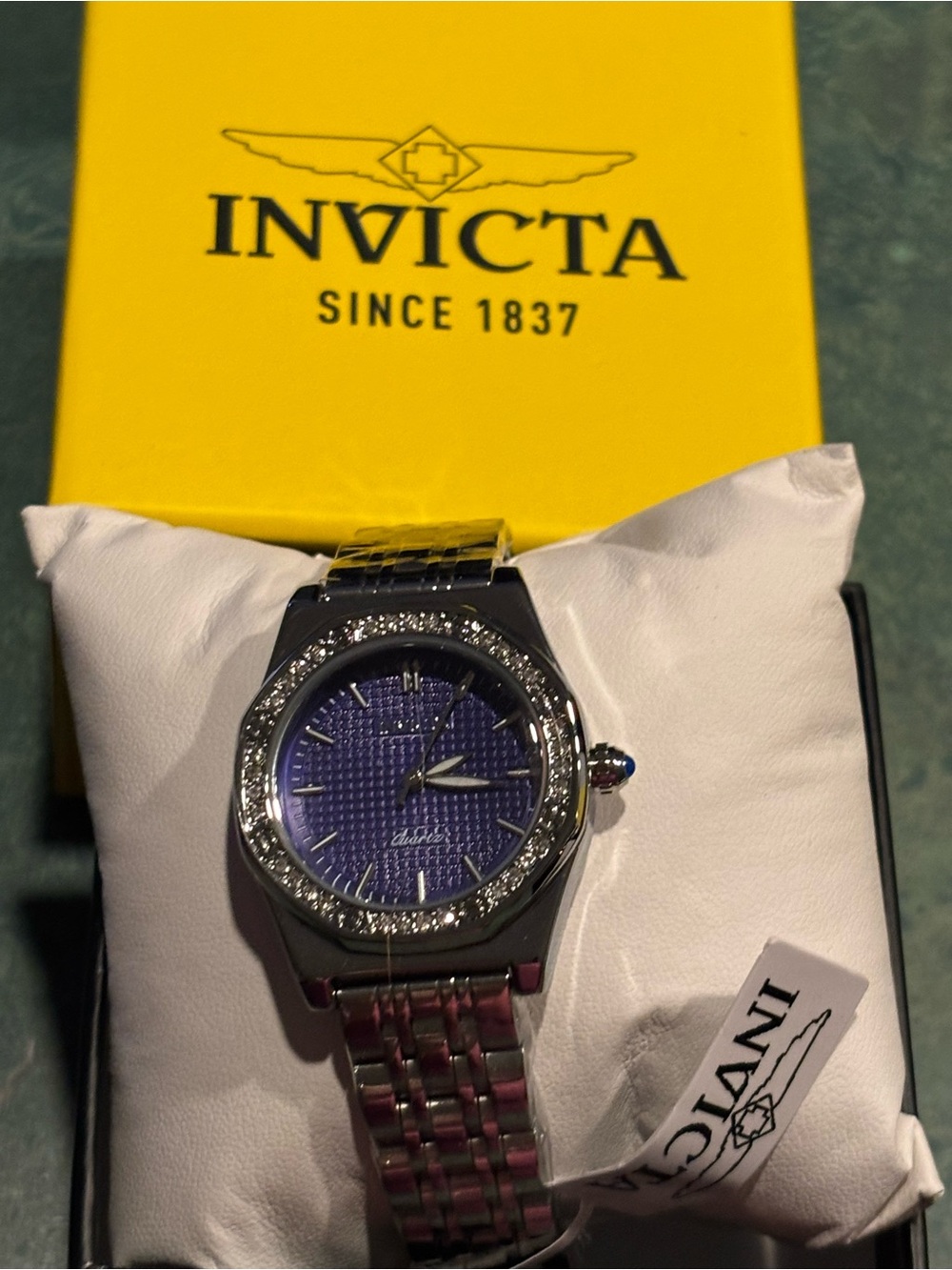BNWT Invicta Silver-tone unisex watch